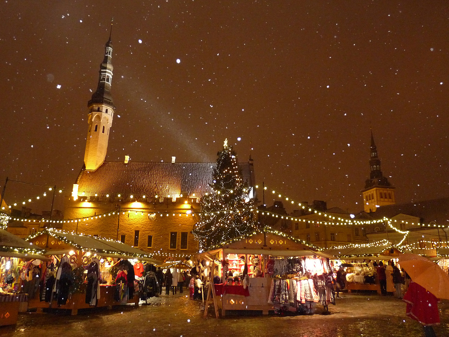 Предрождественская ночь на Ратушной площади